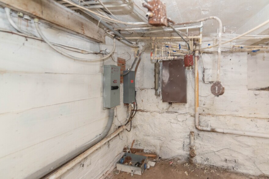 More Photos Of 3210-3212 Walbrook Ave, Baltimore Apartments For Sale