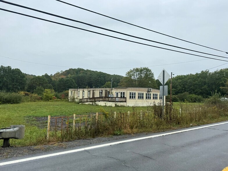 More Photos Of 264 Coal River Rd, Glen Daniel Medical For Sale