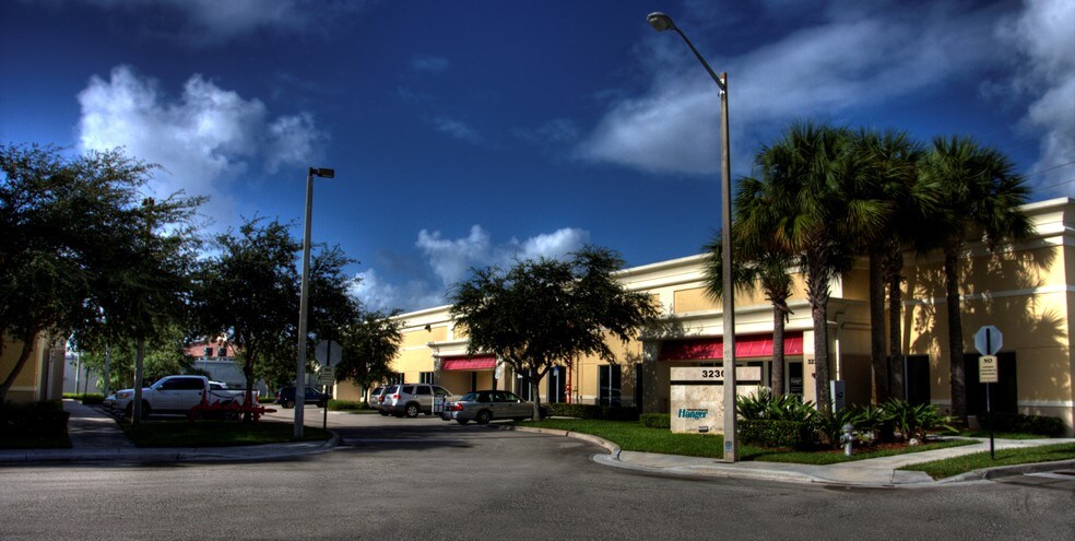 More Photos Of 3233 Commerce Pl, West Palm Beach Medical For Lease