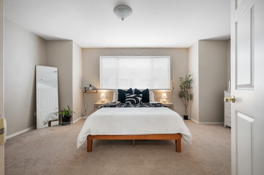 More Photos Of 620 SW 155th St, Seattle Apartments For Sale