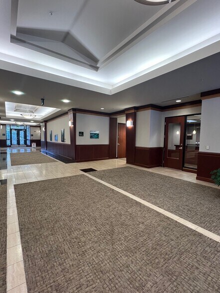 More Photos Of 9200 SE Sunnybrook Blvd, Clackamas Office For Lease