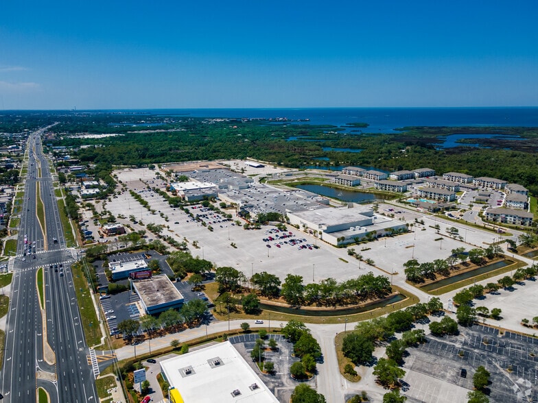 More Photos Of 9409 Us Highway 19, Port Richey Unknown For Lease