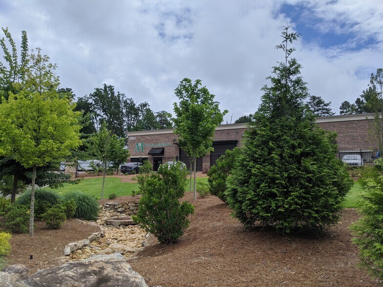 More Photos Of 2204 Justin Trl, Alpharetta Light Distribution For Lease