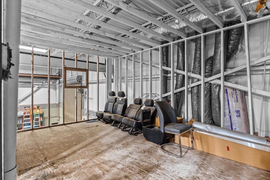 More Photos Of 59230 Havenridge Rd, New Haven Manufacturing For Sale