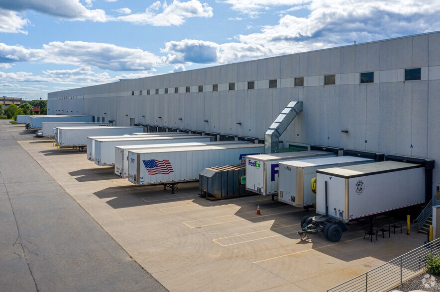 More Photos Of 3860 Pheasant Ridge Dr NE, Blaine Warehouse For Lease