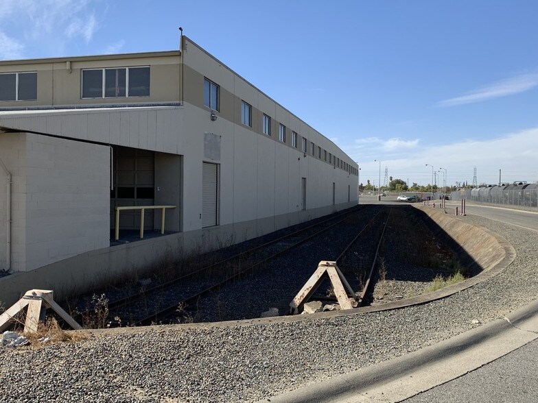 More Photos Of 8110 Power Ridge Rd, Sacramento Warehouse For Lease