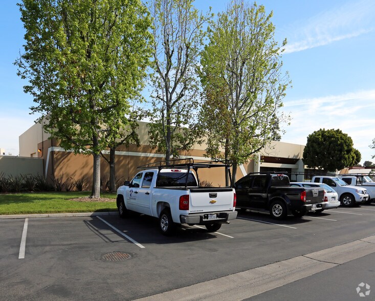 More Photos Of 628 N Eckhoff St, Orange Warehouse For Lease