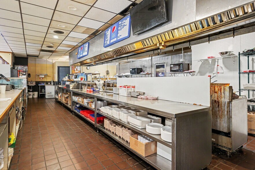 More Photos Of 552 Rt-104, Ontario Restaurant For Sale