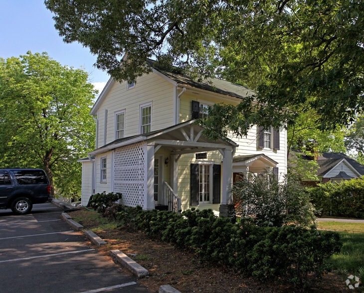 More Photos Of 1821 Cumberland Ave, Charlotte Medical For Lease