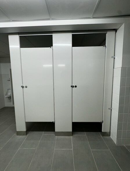 More Photos Of 7095 W 3500 S, Salt Lake City Service For Lease