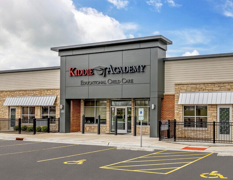 Primary Photo Of 1311 W Airport Rd, Romeoville General Retail For Sale