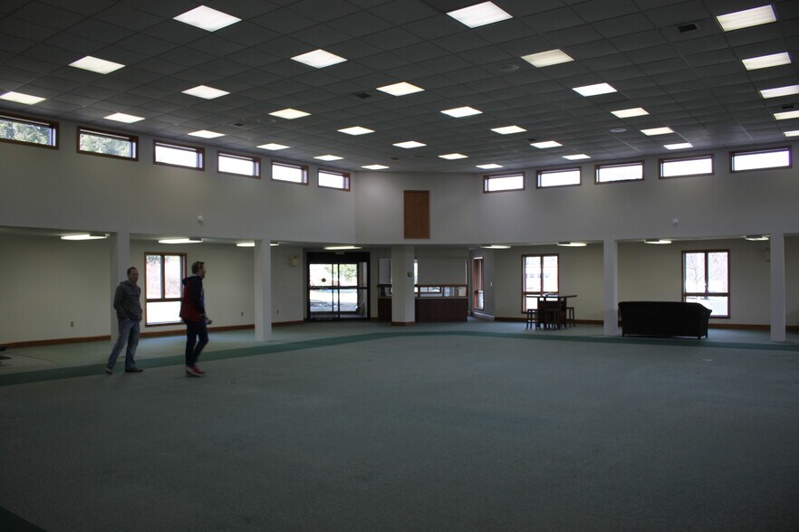 More Photos Of 112 Circle St, Franklin Office For Sale