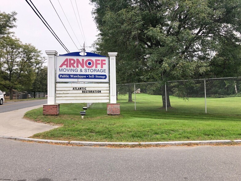 More Photos Of 5979 N Elm Ave, Millerton Warehouse For Lease