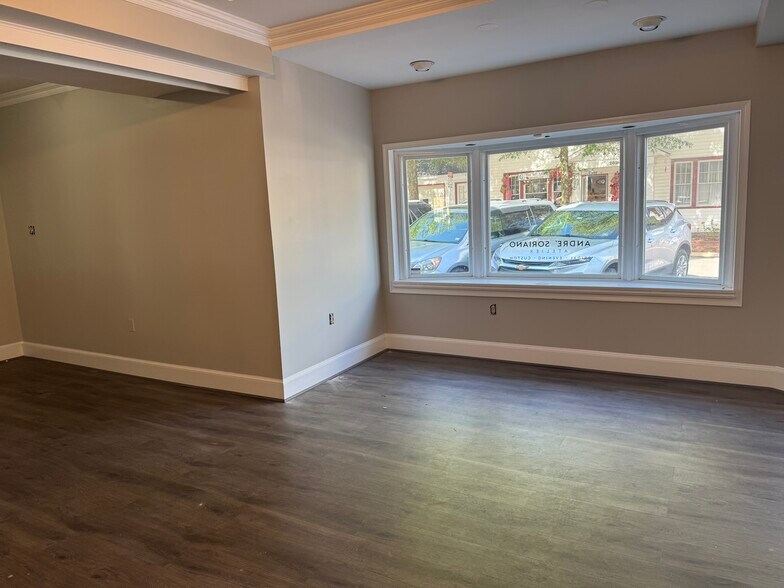 More Photos Of 199 Union St, Occoquan Storefront Retail Residential For Lease
