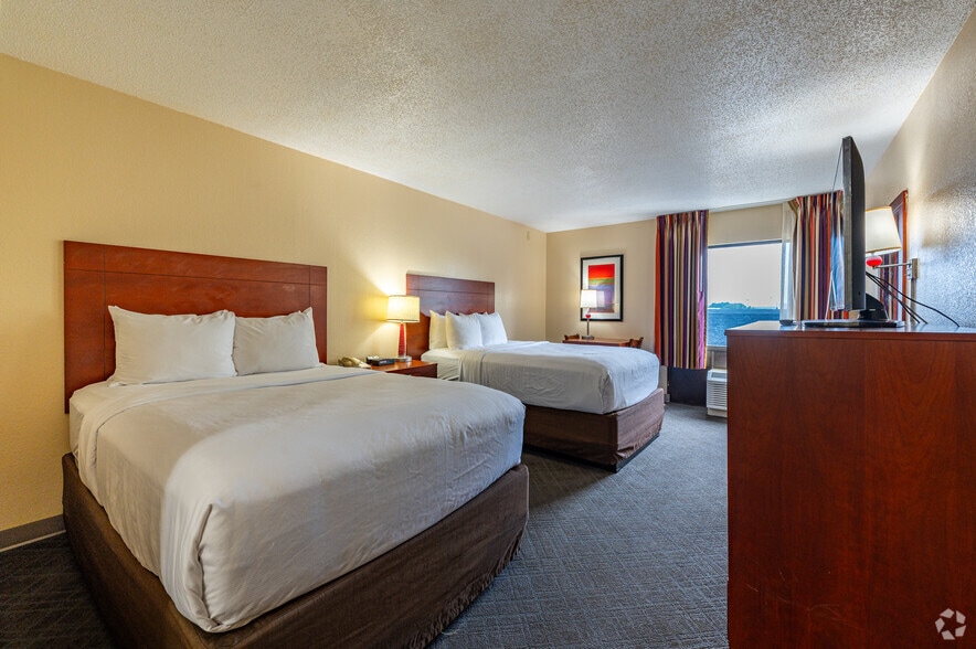 More Photos Of 1922 Skibo Rd, Fayetteville Hotel For Sale