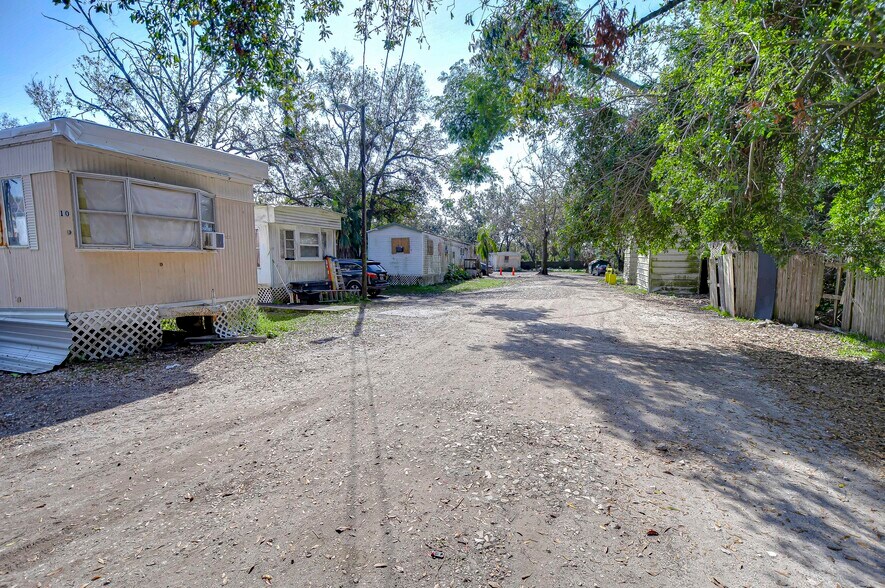 More Photos Of 425 18th St SE, Ruskin Manufactured Housing Mobile Home Park For Sale
