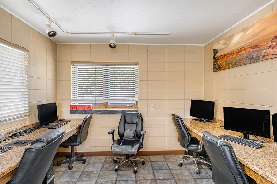More Photos Of 389 Roberts Ct, Grand Junction Service For Sale