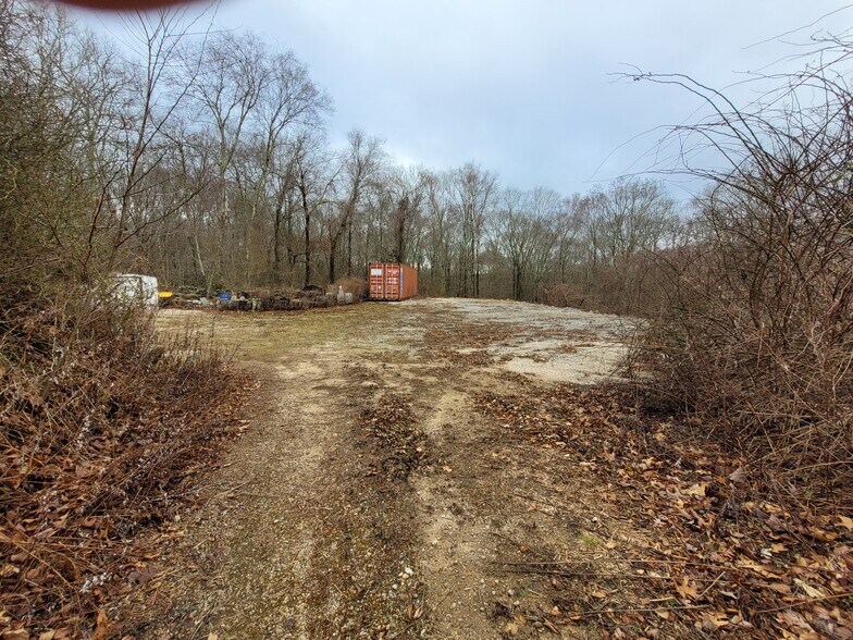 More Photos Of 4 Commerce Ct, Ledyard Land For Lease