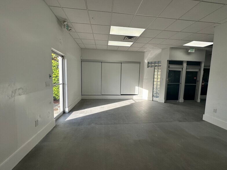 More Photos Of 2040 Washington St, Hollywood Medical For Lease