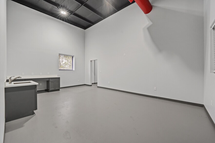More Photos Of 14029 Almeda Rd, Houston Warehouse For Lease