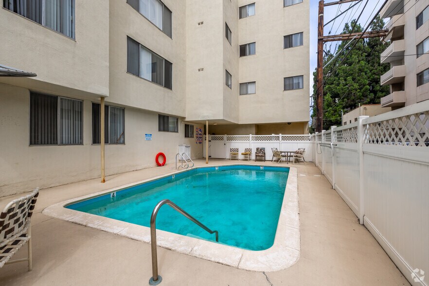 More Photos Of 432 N Palm Dr, Beverly Hills Apartments For Sale