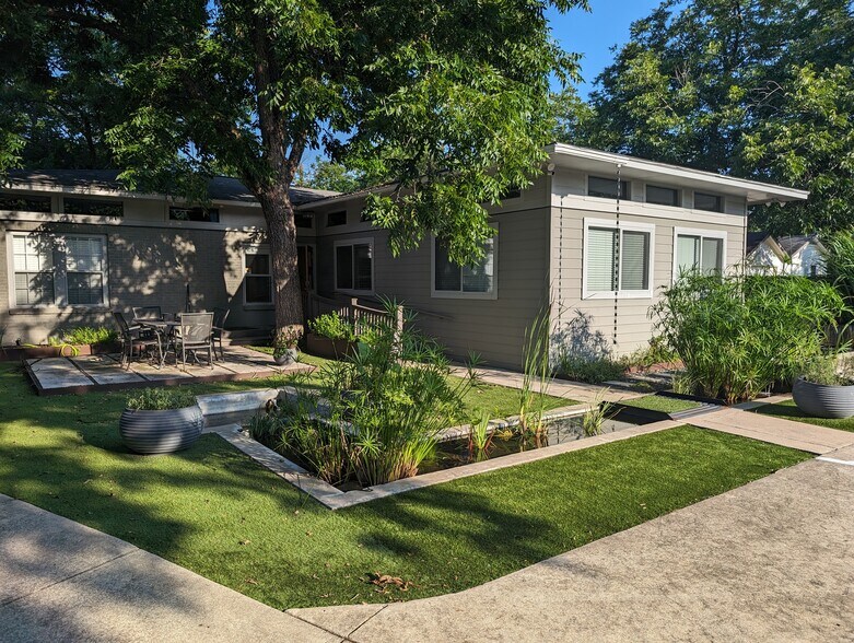More Photos Of 3906 Menchaca Rd, Austin Medical For Lease