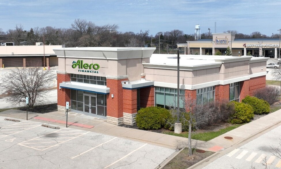 Primary Photo Of 3250 Kirchoff Rd, Rolling Meadows Bank For Sale