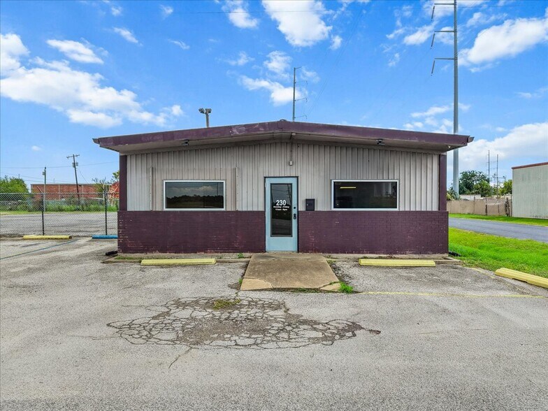 More Photos Of 230 Highway 146 S, Texas City Auto Dealership For Sale