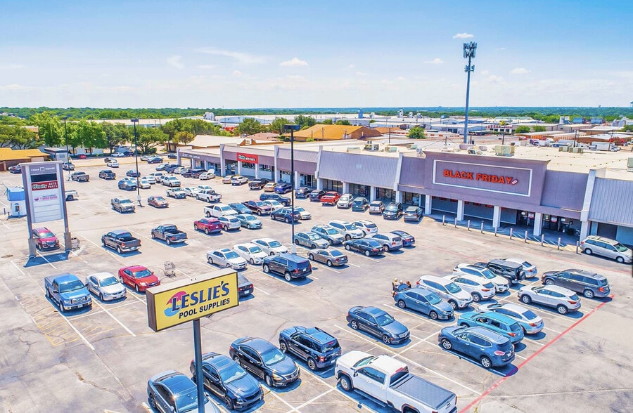 Primary Photo Of 702-744 W Wheatland Rd, Duncanville General Retail For Lease