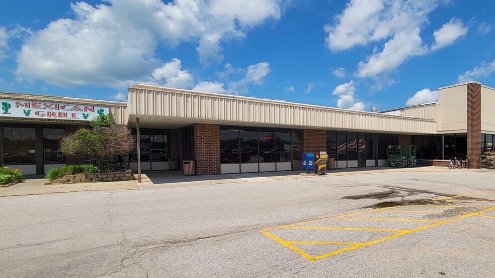 More Photos Of 500-524 S Fremont St, Shenandoah Storefront For Lease