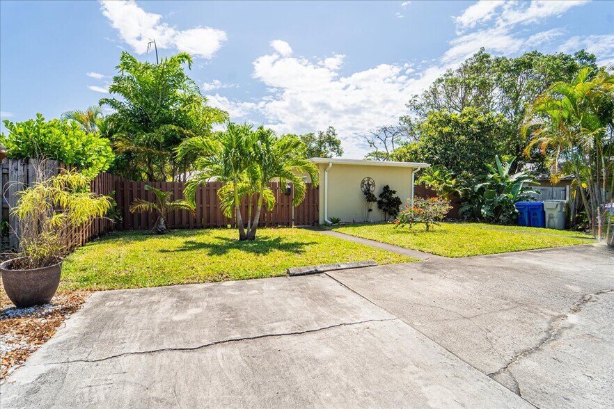 More Photos Of 216 NE 18th Ave, Pompano Beach Apartments For Sale