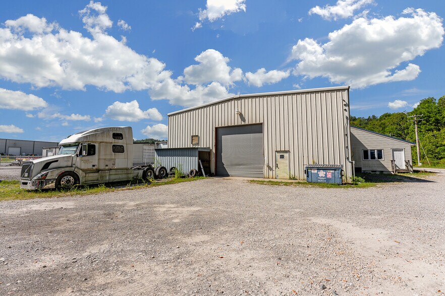 More Photos Of 148 Roush Cir, Fairmont Industrial For Lease