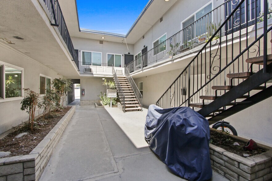 More Photos Of 4707 Rosemead Blvd, Pico Rivera Apartments For Sale