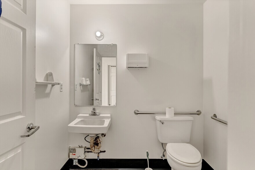 More Photos Of 3388 State Highway 32, Chico Warehouse For Lease