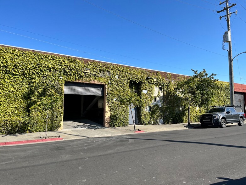 More Photos Of 1850 Campbell St, Oakland Light Distribution For Lease