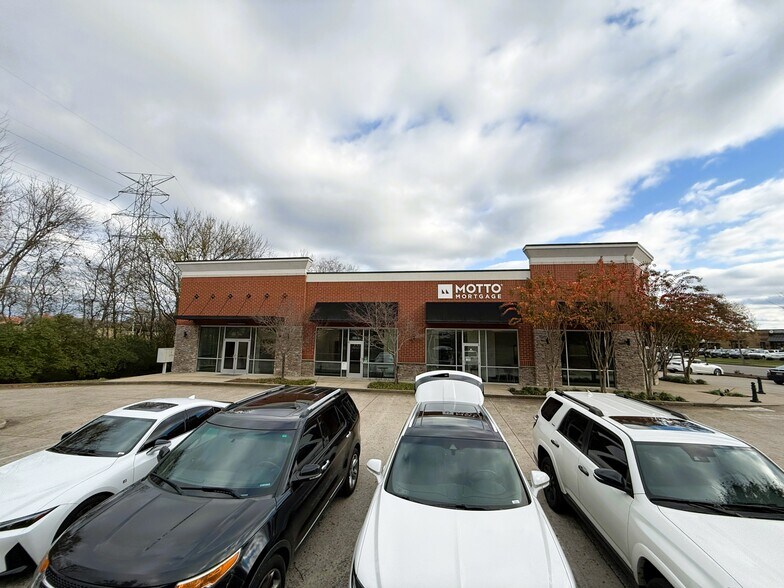 More Photos Of 880 Greenlea Blvd, Gallatin Freestanding For Lease