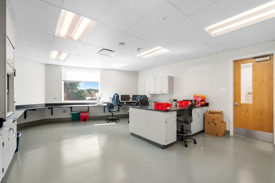 More Photos Of 560 Eccles Ave, South San Francisco Research And Development For Sale