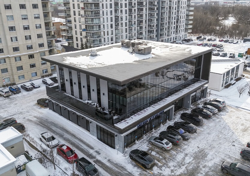 More Photos Of 1428-1432 Boul Saint-Martin O, Laval Office For Sale