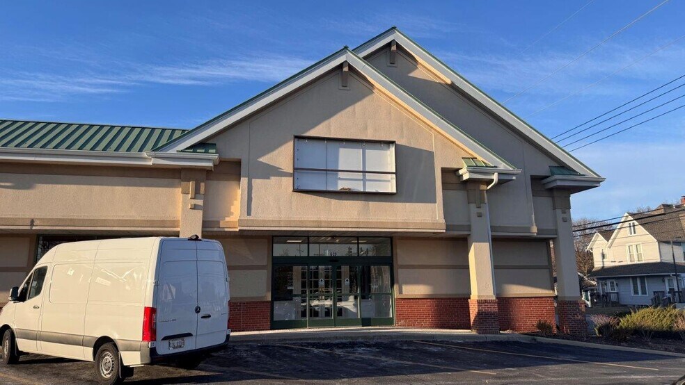 More Photos Of 620 E Main St, St Charles Medical For Lease