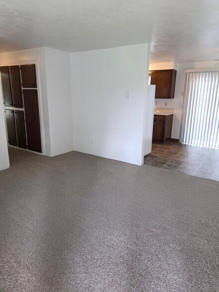 More Photos Of 211 SE Uglow St, Dallas Apartments For Sale