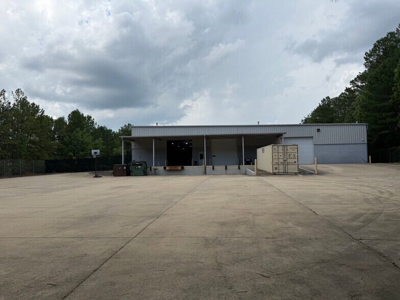 More Photos Of 1021 Classic Rd, Apex Light Distribution For Sale