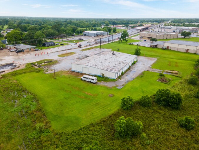 More Photos Of 213 S Columbia Dr, West Columbia Industrial For Sale