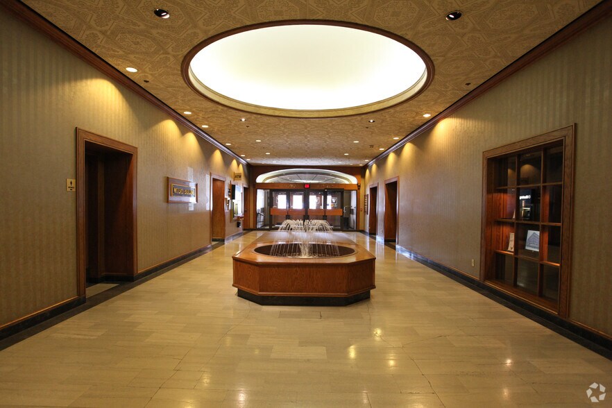 More Photos Of 161 Ottawa Ave NW, Grand Rapids Medical For Lease