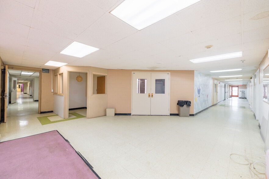 More Photos Of 6902 Chicago Rd, Warren Schools For Sale