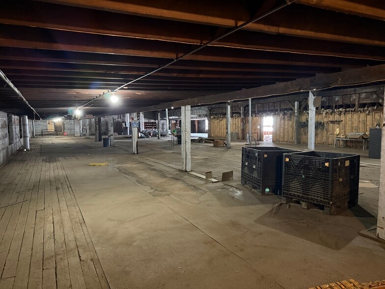 More Photos Of 4530 N 25th St, Terre Haute Warehouse For Lease