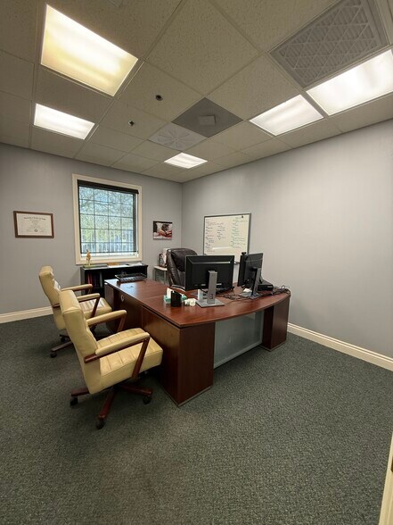 More Photos Of 7400 Sahara Ave, Las Vegas Office For Sale