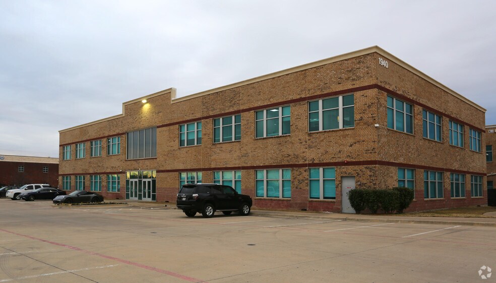 More Photos Of 1940 Enchanted Way, Grapevine Office For Sale