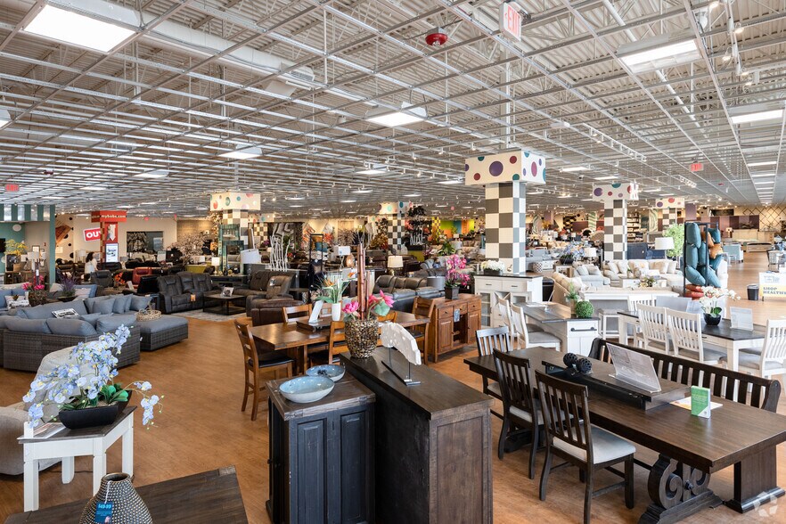 More Photos Of 4403 Black Horse Pike, Mays Landing General Retail For Lease