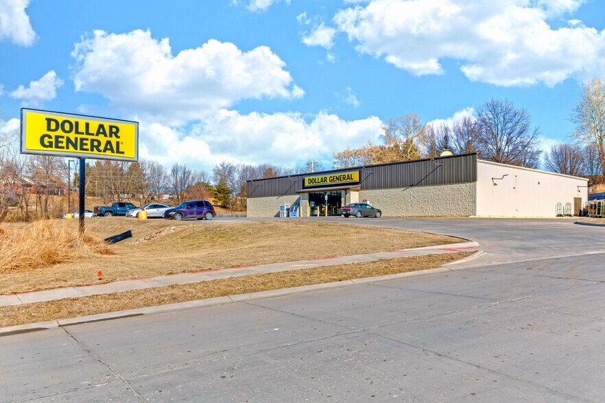 More Photos Of 1601 Commerce Ave, Saint Joseph Freestanding For Sale