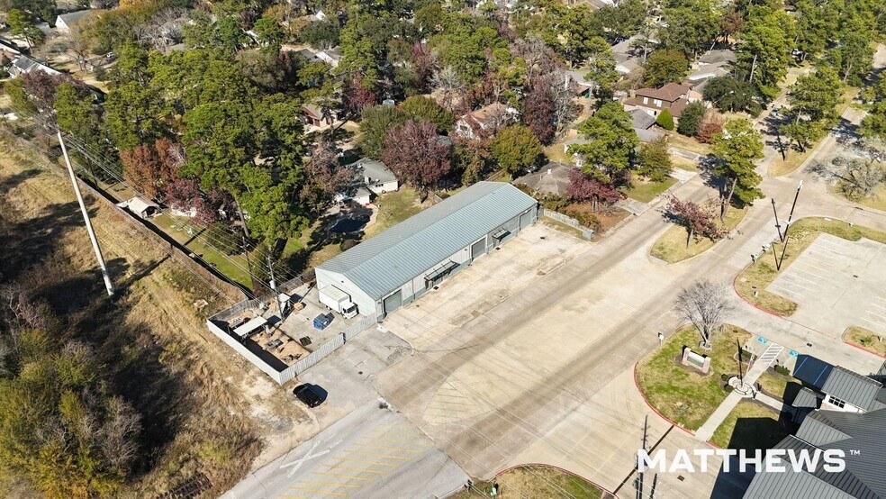 More Photos Of 9720 Landry Blvd, Spring Warehouse For Sale